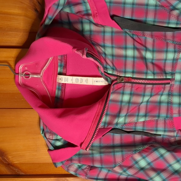 LULULEMON* pink plaid hooded 3/4 zip front pouch pocket thumbhole sleeve… - Picture 7 of 17